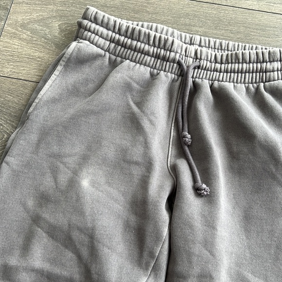ARITZIA- Tna Boyfriend Sweatpant - Picture 3 of 4